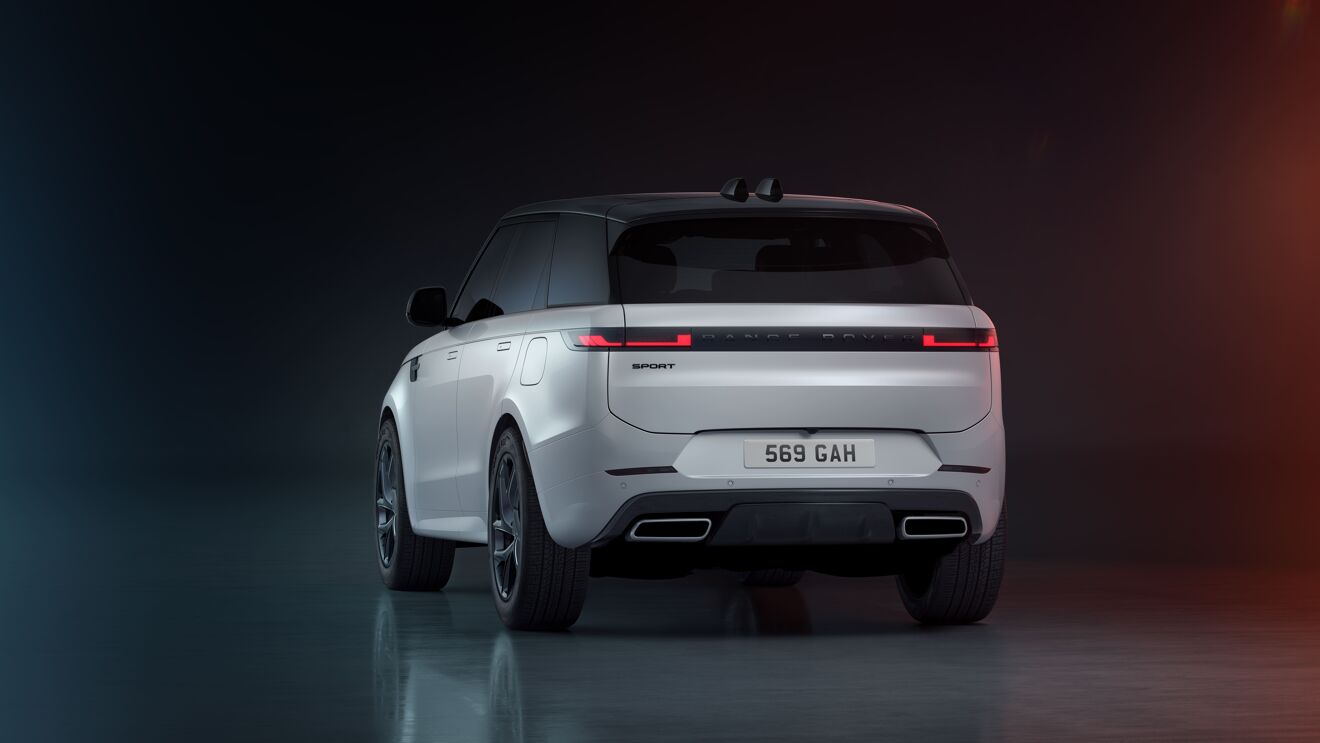 RANGE ROVER SPORT BATTERSEA EDITION STUDIO REAR 150426
