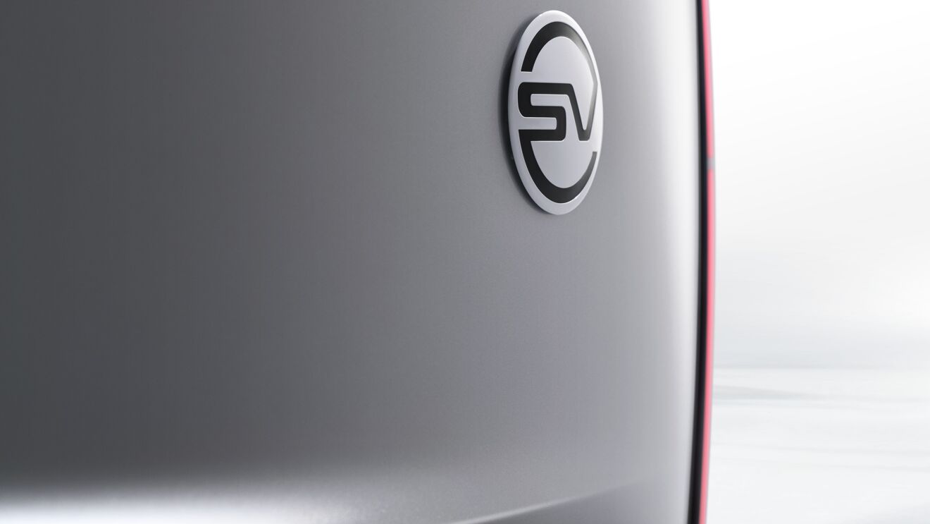 RR_SV_Ultra_27MY_Detail_SV_Badging_02_290426