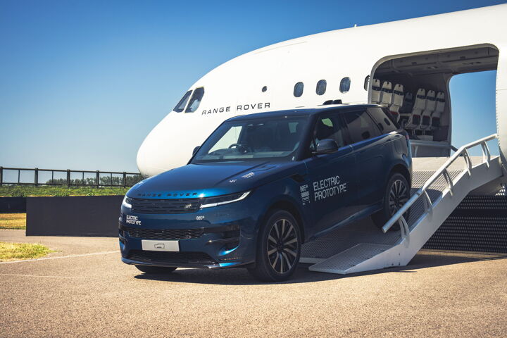 RR_SPORT_ELECTRIC_GOODWOOD_160726_12_0