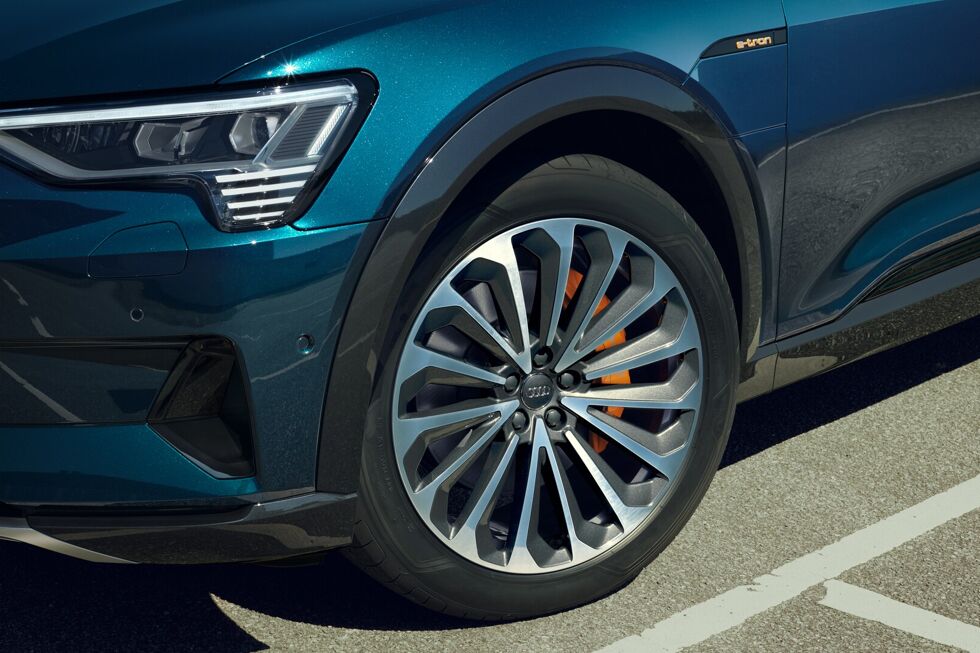 2006-audi-etron-quattro-12.jpg