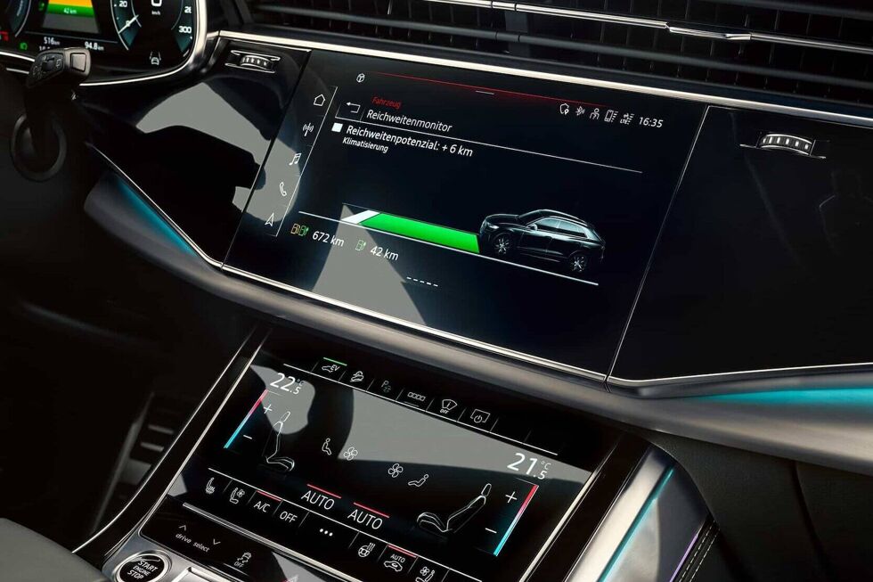 2201-Audi-Q8-TFSIe-01.jpg