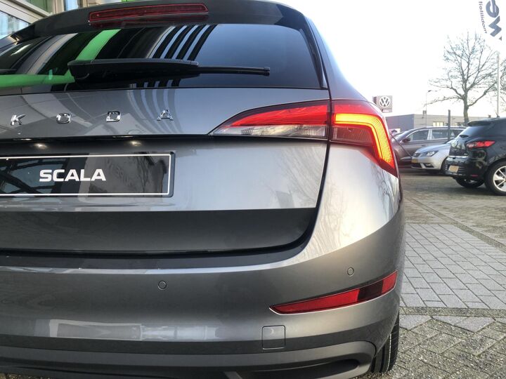 Škoda Scala Ambition 1.0 81 kW / 110 pk TSI Hatchback 6 versn.
