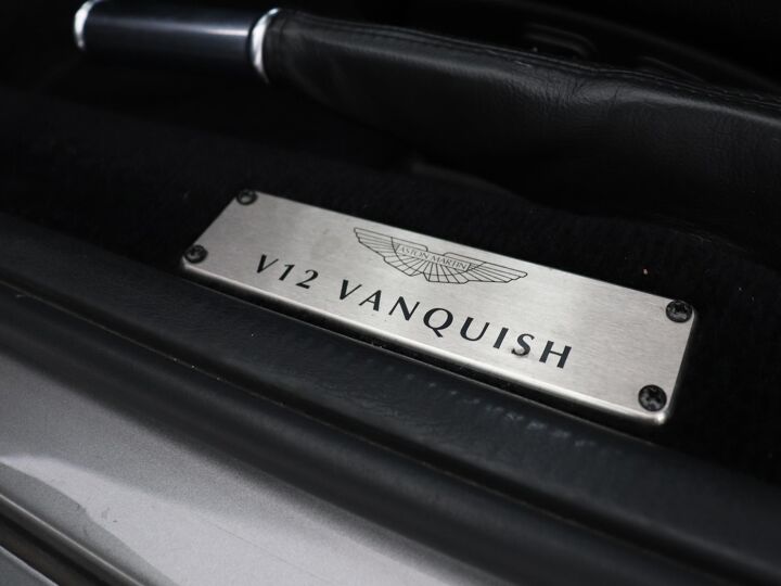 Aston Martin V12 Vanquish 5.9 470 pk | Origineel Nederlandse Auto | 2+2 uitvoering