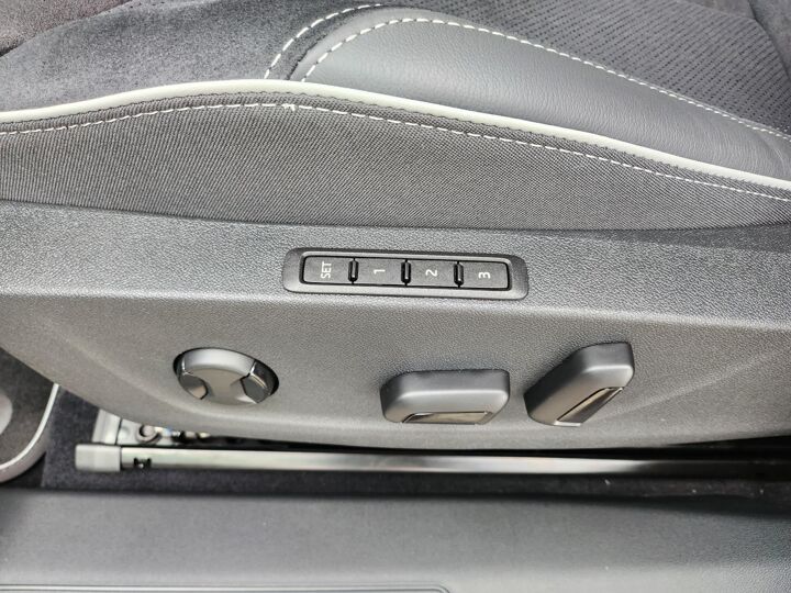 Škoda Enyaq coupé iv Sportline Elektromotor 150 kW / 204 pk SUV 1 versn . Automaat