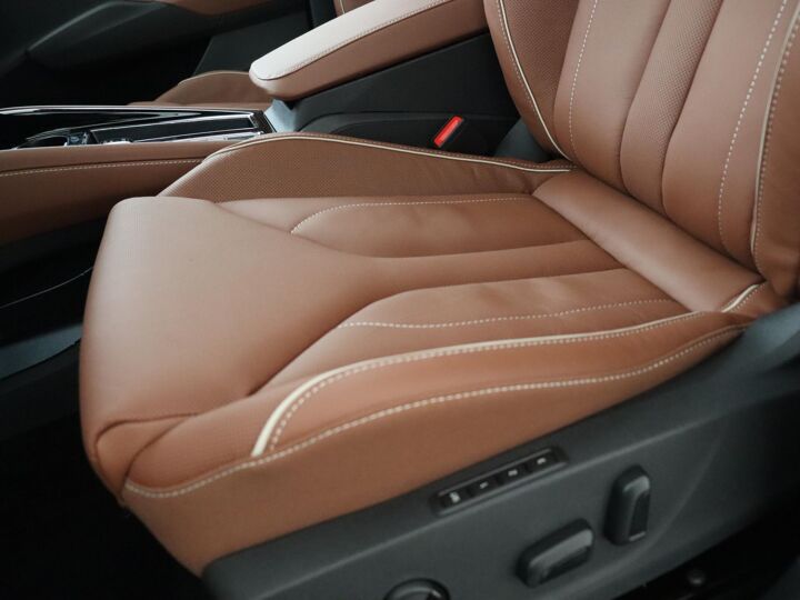 Škoda Enyaq coupé iv Business Edition Plus Elektromotor 132 kW / 180 pk SUV 1 versn. Automaat