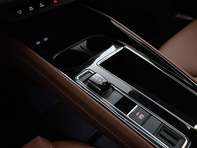 Škoda Enyaq coupé iv Business Edition Plus Elektromotor 132 kW / 180 pk SUV 1 versn. Automaat