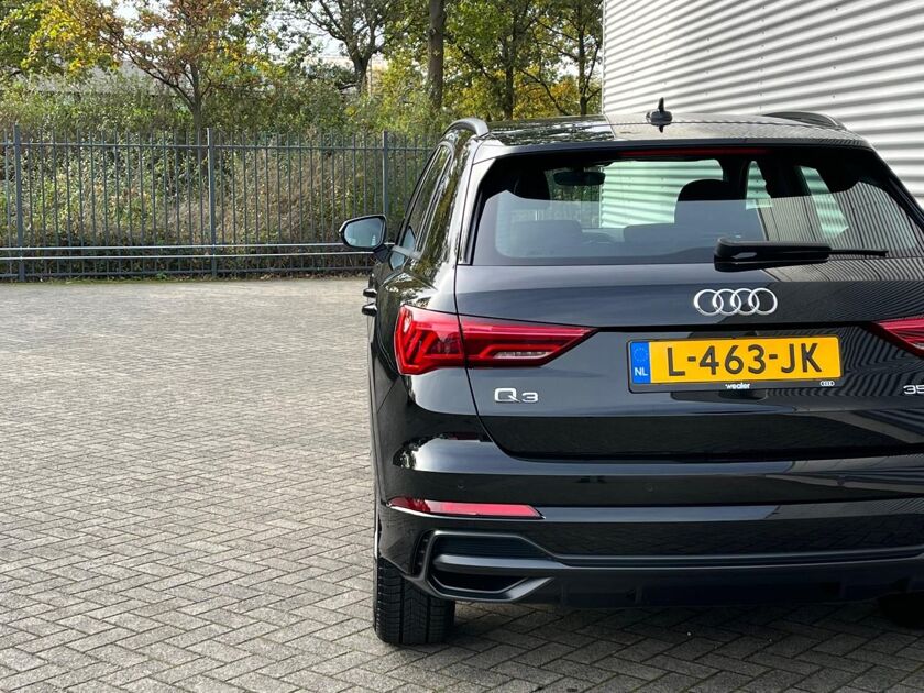 Audi Q3 35 TFSI S edition | Cruise Control | Parkeersensoren | Black Optiek | Elektrische Achterklep |