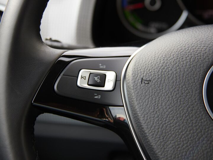 Volkswagen e-Up! e-up! | 12% bijtelling | Camera | Verwarmde Voorstoelen | Clima |