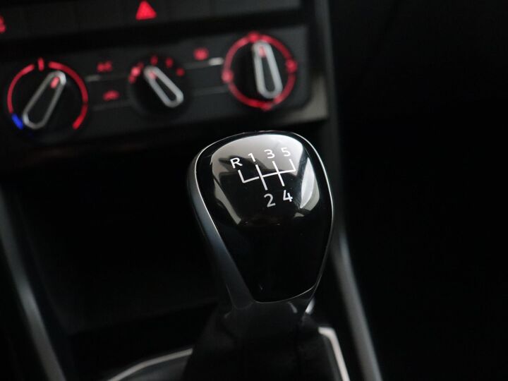 Volkswagen T-Cross 1.0 TSI Life 95 PK | Adaptive Cruise Control | Airco | DAB | Apple Carplay/Android Auto |