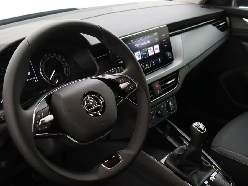 Škoda Kamiq 1.0 TSI Ambition | Pakeersensoren Achter | Apple Carplay | DAB | LM 16"