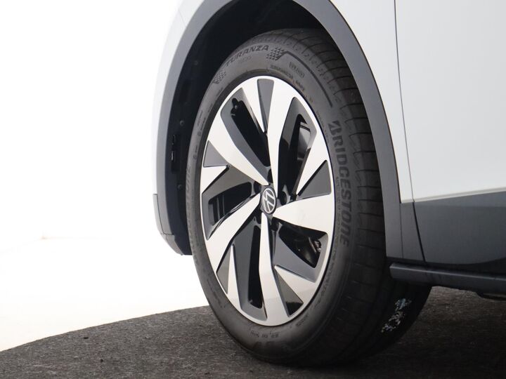 Volkswagen ID.4 Pro 77 kWh 204pk | 12% Bijtelling | Warmtepomp | Gratis Winterbandenset | Camera | DAB