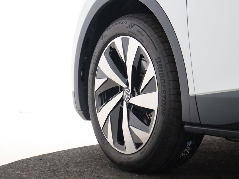 Volkswagen ID.4 Pro 77 kWh 204pk | 12% Bijtelling | Warmtepomp | Gratis Winterbandenset | Camera | DAB