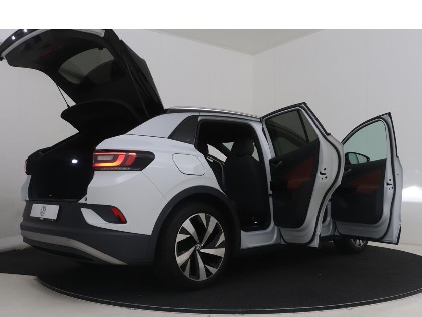 Volkswagen ID.4 Pro 77 kWh 204pk | 12% Bijtelling | Warmtepomp | Gratis Winterbandenset | Camera | DAB