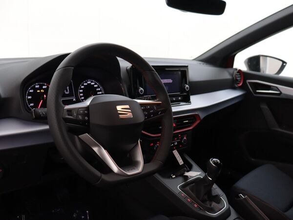 SEAT Ibiza FR 1.0 70 kW / 95 pk EcoTSI Hatchback 5 deurs 5 ve Full LED | Apple CarPlay | 17 inch LMV | Clima