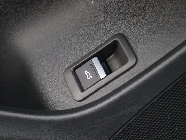 Audi Q4 e-tron 35 Launch edition S Competition 150pk| Warmtepomp | Panoramadak | Sportstoelen | Key-Less | Navigatie | LM 20" |