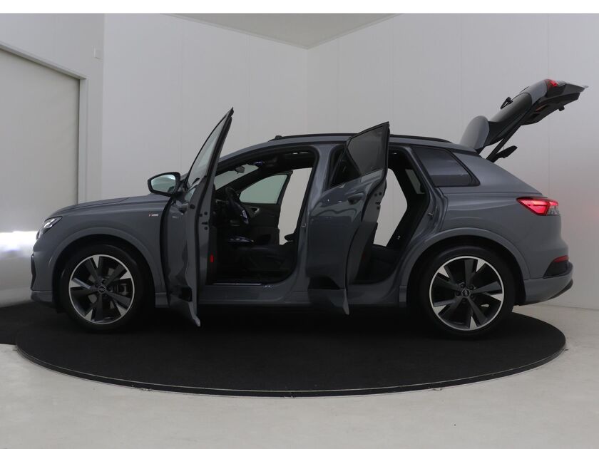 Audi Q4 e-tron 35 Launch edition S Competition 150pk| Warmtepomp | Panoramadak | Sportstoelen | Key-Less | Navigatie | LM 20" |