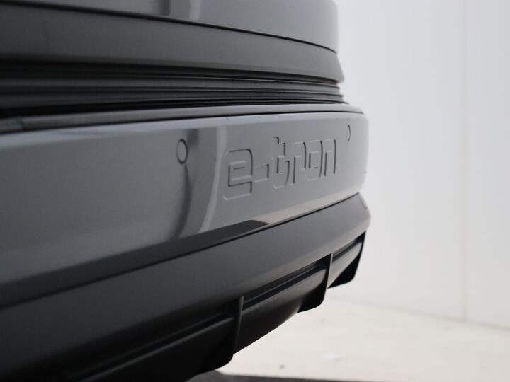 Audi Q4 e-tron 35 Launch edition S Competition 150pk| Warmtepomp | Panoramadak | Sportstoelen | Key-Less | Navigatie | LM 20" |