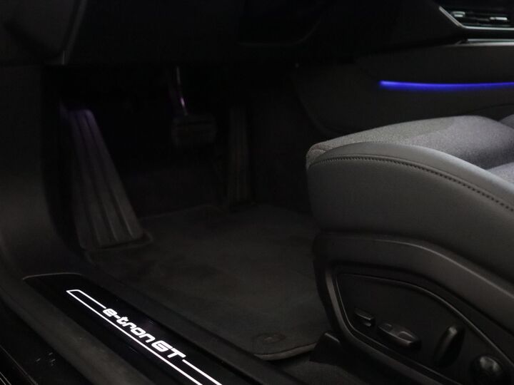 Audi e-tron GT 1/100 Edition ZERO 476 pk Automaat Competition 93kWh | Panoramadak | LM 21" | LED-Matrix | Luchtvering