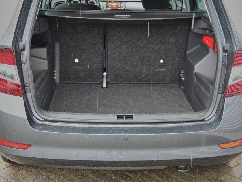 Škoda Fabia Combi 1.0 TSI Business Edition | Airco | Parkeersensoren Achter | Navigatie | DAB | Cruise Control | 16 Inch LM |