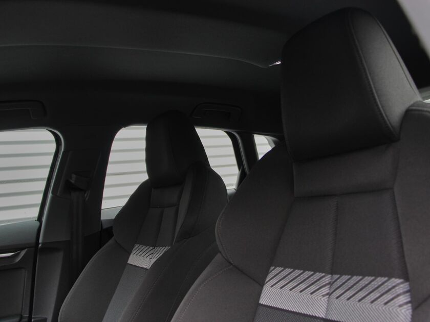 Audi A3 Sportback 30 TFSI Business edition | DAB | Navigatie | Airco | Cruise |