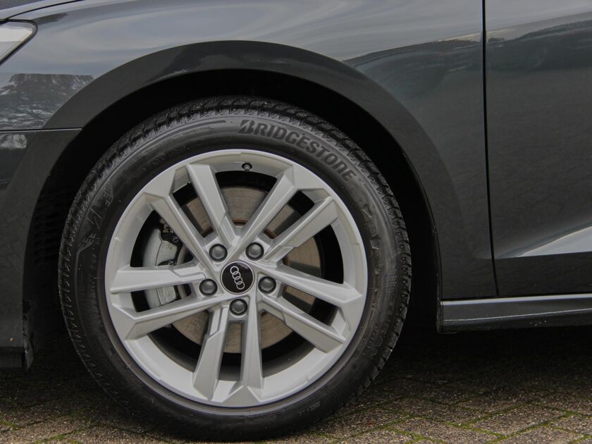 Audi A3 Sportback 30 TFSI Business edition | DAB | Navigatie | Airco | Cruise |