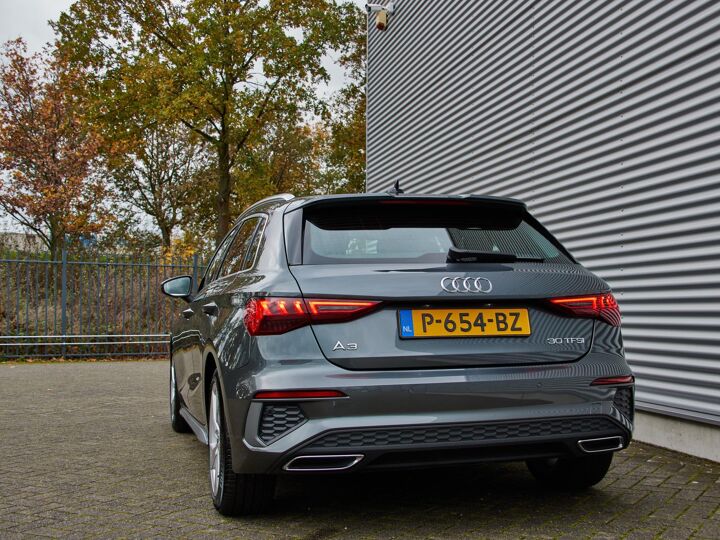 Audi A3 Sportback 30 TFSI S edition | Navi | Full led koplampen | Airco elektronisch | Cruise control | DAB |