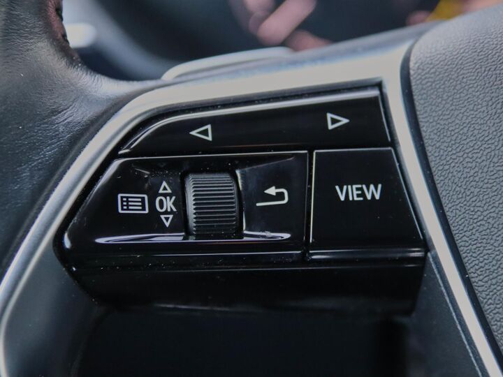 Audi e-tron e-tron 50 quattro Launch edition plus 71 kWh | 8% bijtelling | Airco | DAB | Full Led | Navigatie | Luchtvering | Panorama dak | Achteruitrij Camera |