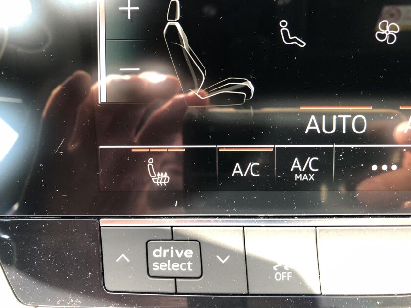 Audi A6 Avant S edition Competition 40 TFSI 150 kW / 204 pk Avan t 7 versn. S-tronic | Panorama glasdak | Optiekpakket zwart plus