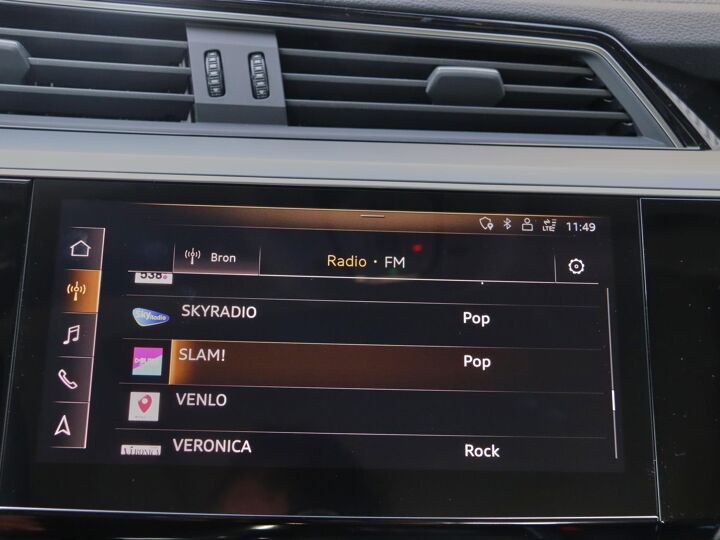 Audi e-tron e-tron 50 quattro Launch edition plus 71 kWh | 4% bijtelling | Stoelverwarming | ACC | Panorama Dak | Elektrisch Verstelbare Stoelen incl. Memory |