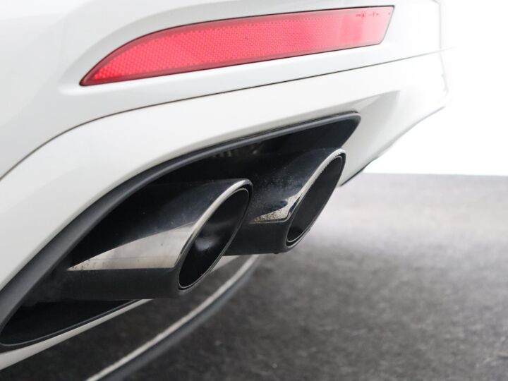 Porsche Panamera 4S Sport Turismo | Panorama dak | Lichtmetaal 19'' | Porsche Approved Garantie!! | Navigatie full-map | Carbon afwerking interieur |