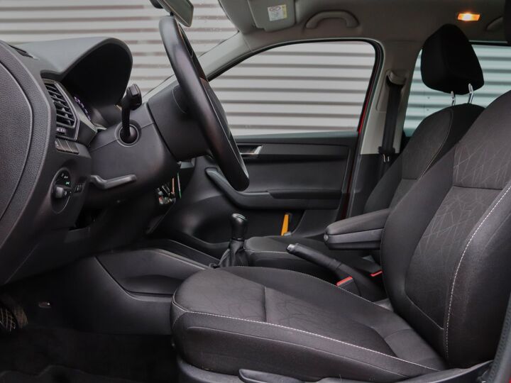 Škoda Fabia Combi 1.0 TSI Clever | Airco | Parkeersensoren Achter | Navigatie | Trekhaak |