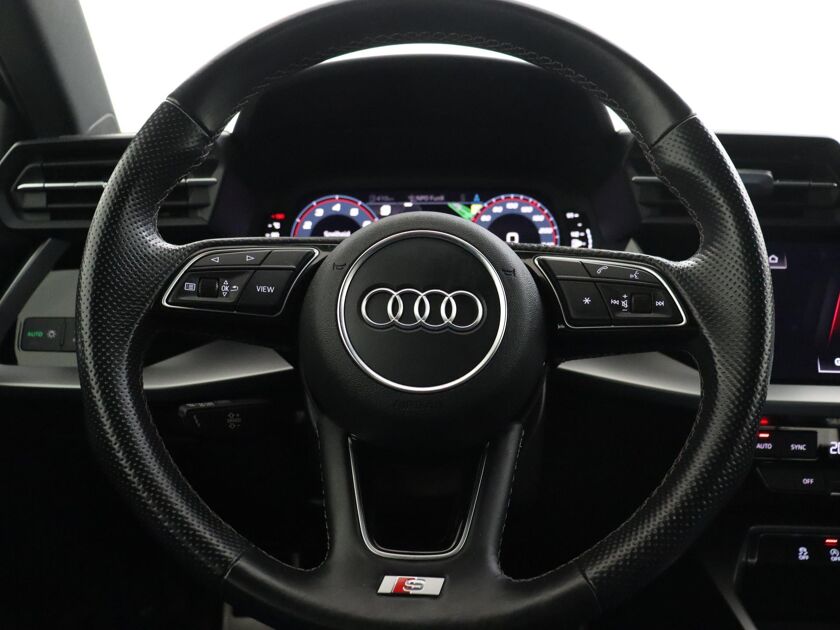 Audi A3 Sportback 30 TFSI S edition 110 pk Autom. | S-Line int & ext. | Navigatie | Apple Carplay | 17 inch LM |Active Info Display