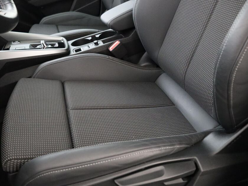 Audi A3 Sportback 30 TFSI S edition 110 pk Autom. | S-Line int & ext. | Navigatie | Apple Carplay | 17 inch LM |Active Info Display