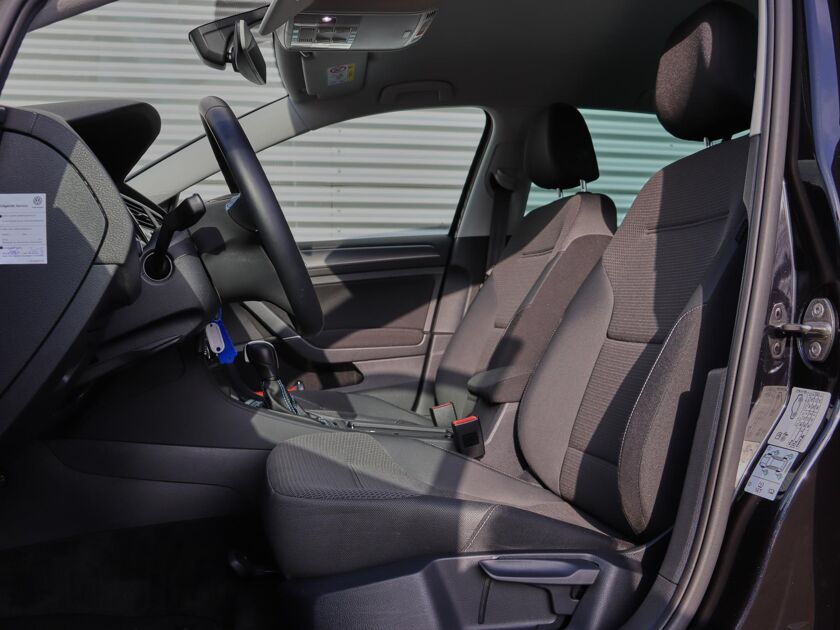 Volkswagen e-Golf E-DITION | 8% bijtelling | Airco | ACC | DAB | Parkeersensoren V+A | Navigatie | Incl. Laadkabel |