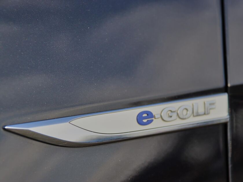 Volkswagen e-Golf E-DITION | 8% bijtelling | Airco | ACC | DAB | Parkeersensoren V+A | Navigatie | Incl. Laadkabel |