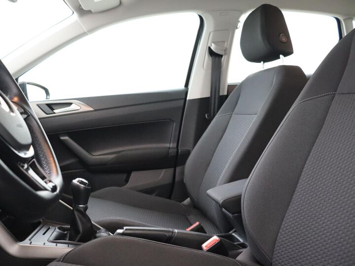Volkswagen Polo 1.0 TSI Comfortline | 95 PK | Navigatie | Parkeersensoren | DAB | Cruise control | Airco |