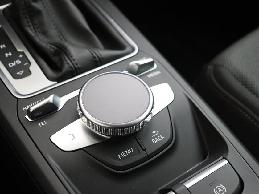 Audi Q2 35 TFSI Business Edition | 150 PK | DSG | Achteruitrijcamera | Parkeer Sensoren | Digital Cockpit | LM 18” |