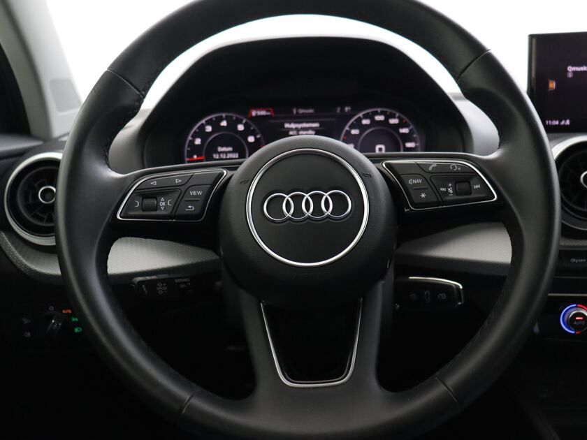 Audi Q2 35 TFSI Business Edition | 150 PK | DSG | Achteruitrijcamera | Parkeer Sensoren | Digital Cockpit | LM 18” |