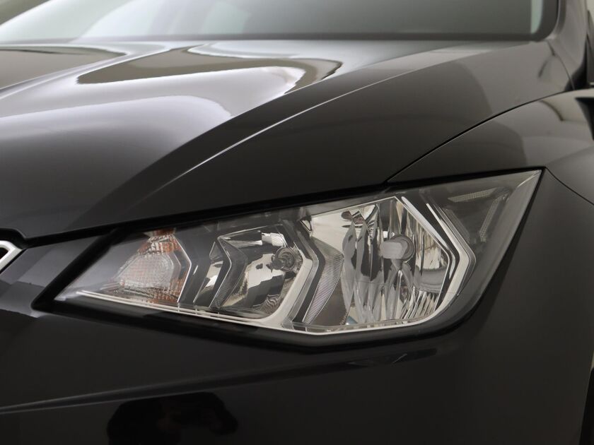 SEAT Ibiza 1.0 TSI Style Business Intense | 95PK | Apple Carplay / Android Auto | DAB | Navigatie | Led Achterlichten | Airco |