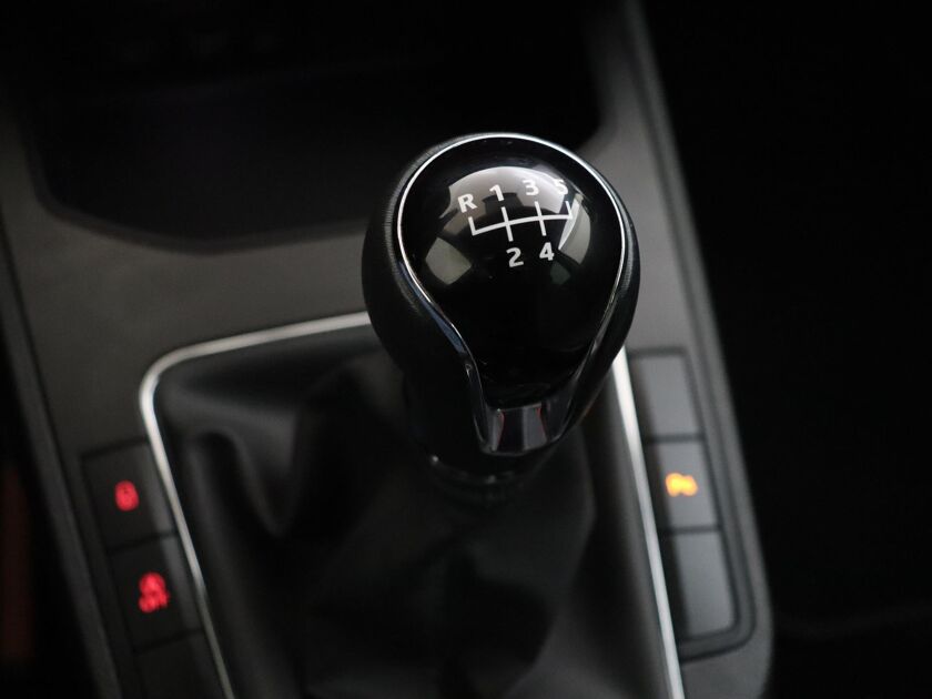 SEAT Ibiza 1.0 TSI Style Business Intense | 95PK | Apple Carplay / Android Auto | DAB | Navigatie | Led Achterlichten | Airco |
