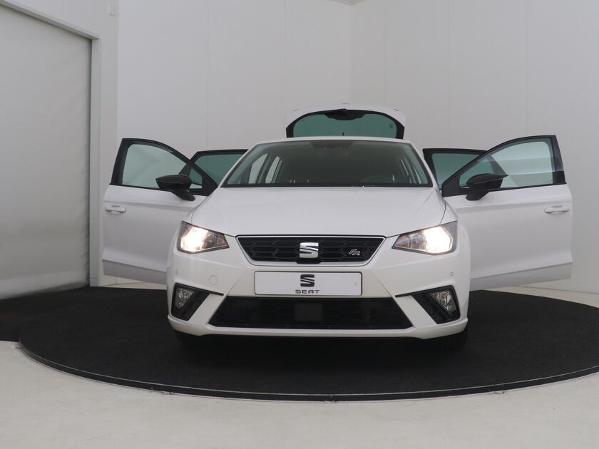 SEAT Ibiza 1.0 TSI FR Business Intense | 95 PK | Achteruitrijcamera | Navigatie | Cruise Control | Keyless Start | Apple CarPlay / Android Auto |