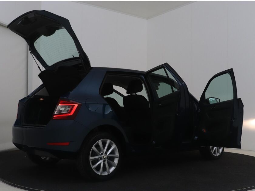 Škoda Fabia 1.0 TSI Business Edition | 95 PK | DAB | Parkeersensoren | Velgen LM 16” | Apple CarPlay / Android Auto | Navigatie |