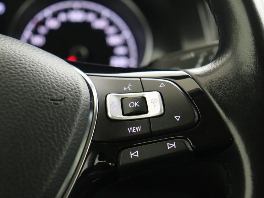 Volkswagen Golf 1.5 TSI Comfortline | 130 PK | Stoelverwarming | Parkeersensoren | Led Achterlichten | DAB | Navigatie |