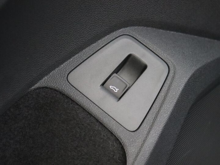 Volkswagen Tiguan 1.5 TSI ACT Highline Business R | 150 PK | DSG | Voorstoelen verwarmd | Getint glas | Navigatie fullmap | Lichtmetaal 20” | Panoramadak |