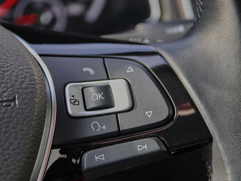 Volkswagen T-Roc 1.5 TSI Style | Automaat | Airco | Navigatie | Achteruitrij Camera | DAB | ACC | Stoelverwarming | Trekhaak |
