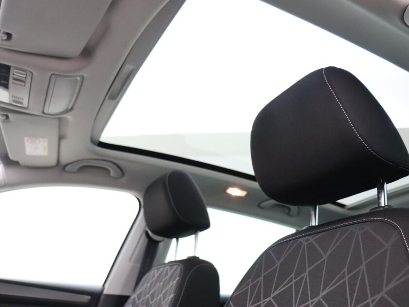 Škoda Rapid Spaceback 1.0 TSI Greentech Clever Automaat | 95 PK | Airconditioning | Navigatiesysteem | Extra getint glas achter | Lichtmetelen velgen 16" | Parkeersensor achter |