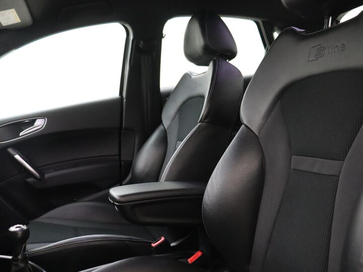 Audi A1 Sportback 1.0 TFSI Advance Sport | 95 PK | Led Verlichting | Lichtmetalen velgen 17” | Navigatiesysteem | Airco