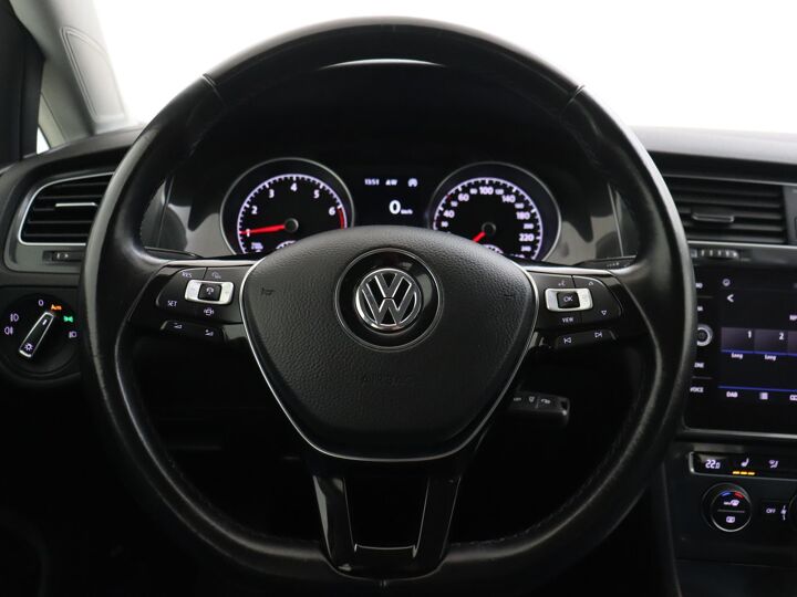 Volkswagen Golf 1.5 TSI Comfortline | 130 PK | DAB | Lichtmetalen Velgen 16” | Led Lampen | Apple CarPlay | Stoelverwarming