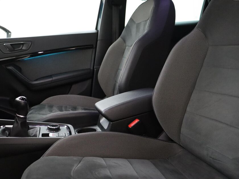 SEAT Ateca 1.5 TSI Xcellence Business Intense | DAB | Alcantara bekleding | Apple CarPlay | Lichtmetalen velgen 18” | Navigatiesysteem