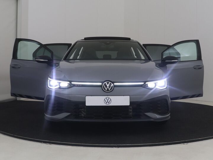 Volkswagen Golf 8 2.0 GTI Clubsport Oettinger | Automaat | Panoramadak | Head Up Display | Harman kardon | 19" Lichtmetalen Velgen |